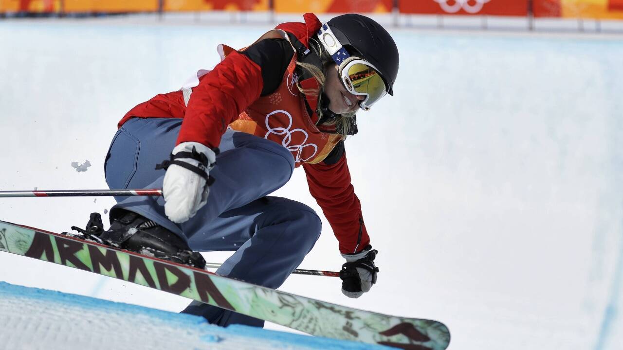 Halfpipe-Touristin: Elizabeth Marian Swaney.  Halfpipe-Touristin: Elizabeth Marian Swaney.