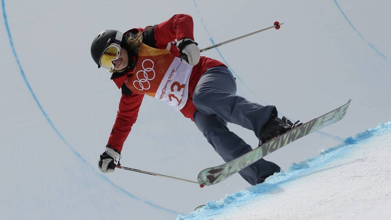 Halfpipe-Touristin: Elizabeth Marian Swaney.  Halfpipe-Touristin: Elizabeth Marian Swaney.