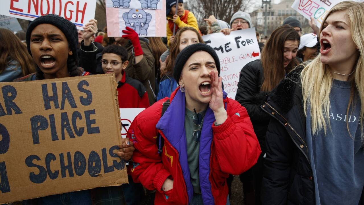 Heftige Kontroversen bei der Anti-Waffen-Demo vor dem Weißen Haus in Washington. 