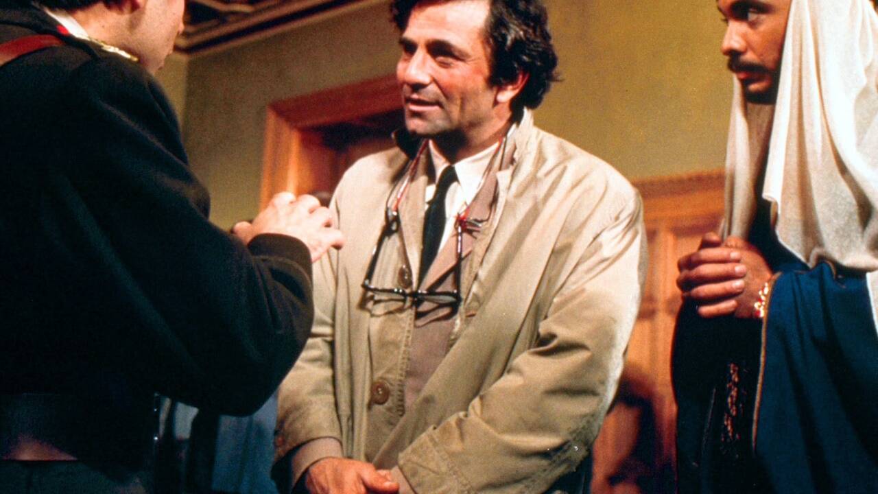 Columbo ermittelt wegen des „Mordes in der Botschaft“ (1975). Rechts: Gaststar Hector Elizondo. 