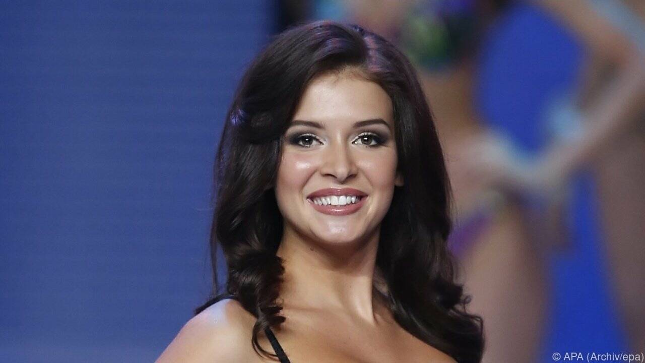 Nackt in Flagge gehüllt: Ermittlungen gegen "Miss Russland" Nackt in Flagge gehüllt: Ermittlungen gegen "Miss Russland"
