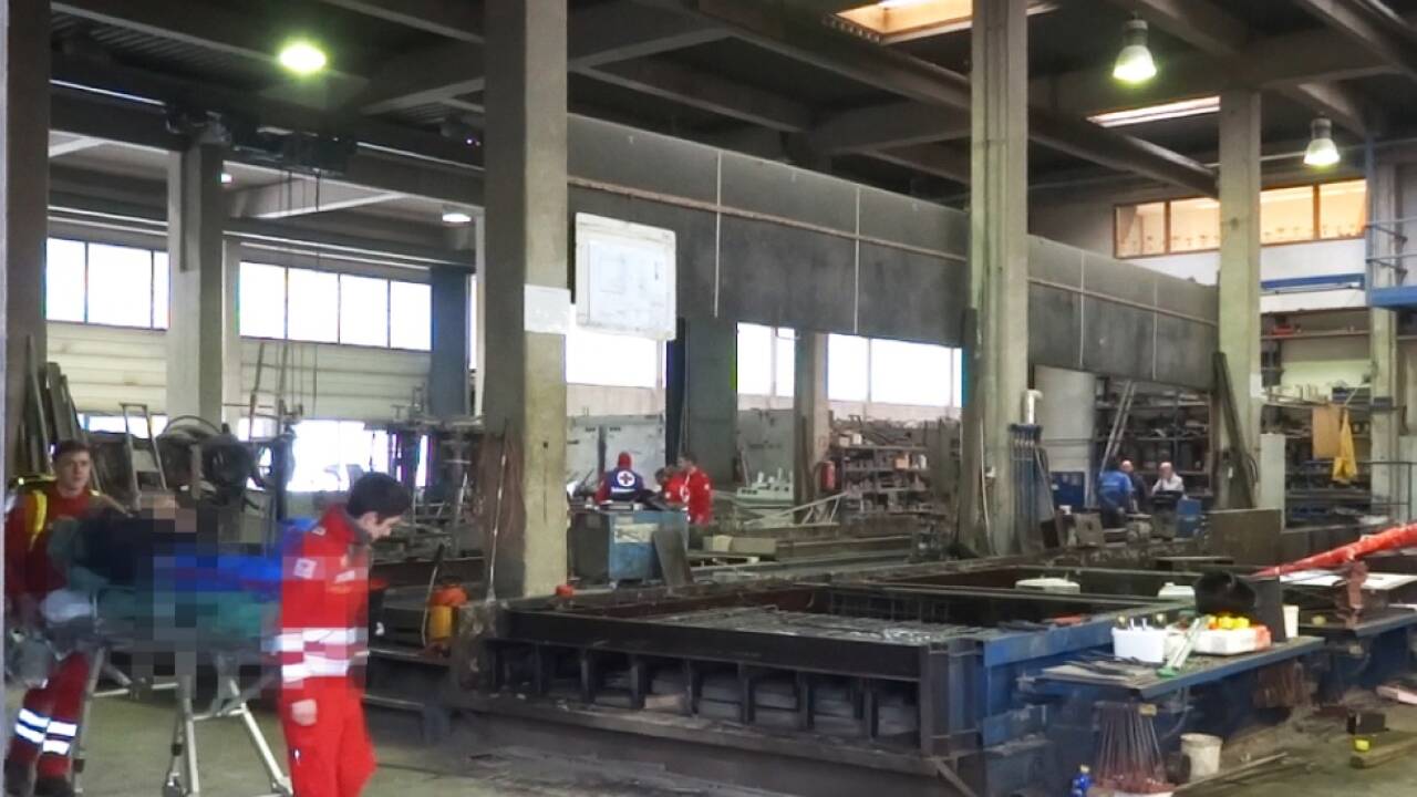 Ein Arbeiter wurde getötet, zwei weitere wurden verletzt 