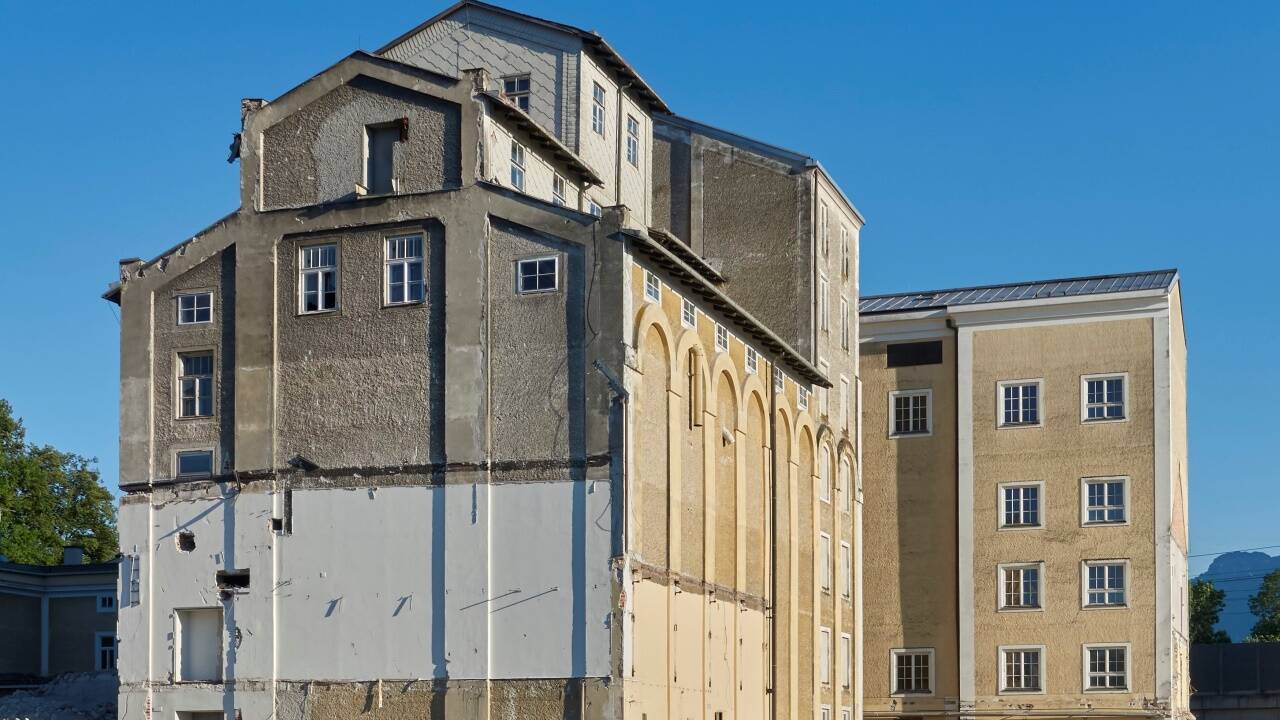 Das stattliche Silogebäude von 1911, Mitte 2017 wurde es von späteren Anbauten befreit.  