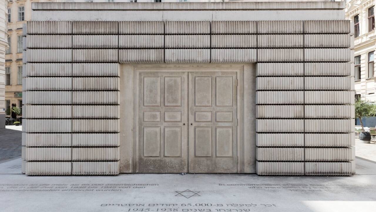 Rachel Whiteread, Holocaust-Mahnmal, Judenplatz Wien. BELVEDERE/JOHANNES STOLL  Rachel Whiteread, Holocaust-Mahnmal, Judenplatz Wien. BELVEDERE/JOHANNES STOLL