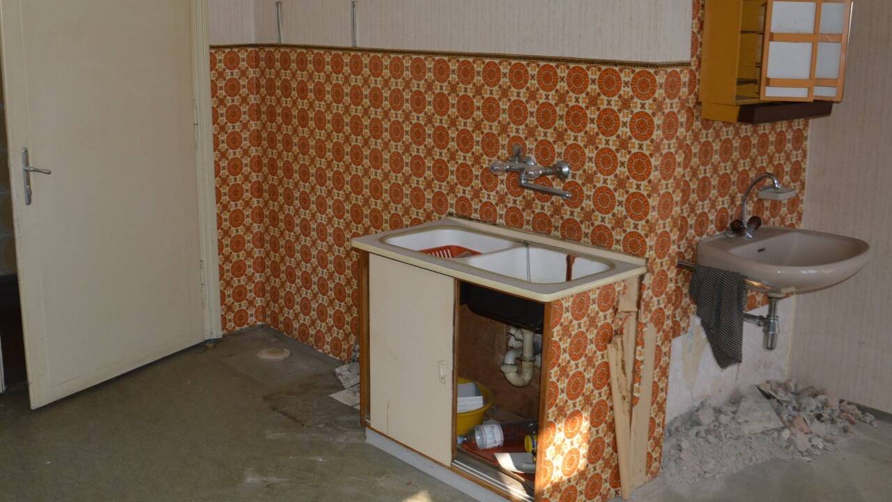 Blick in eine der desolaten Wohnungen.  