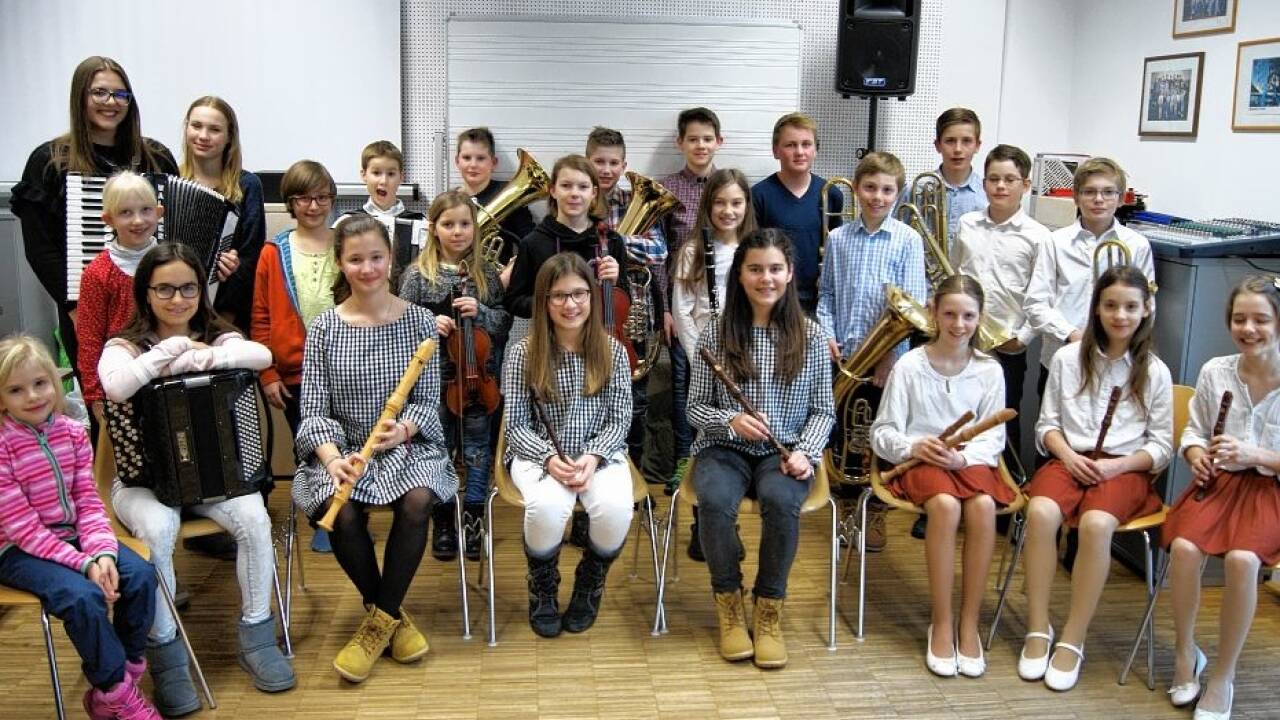 Die heurigen „prima la musica“-Preisträger des Musikums Hallein. 