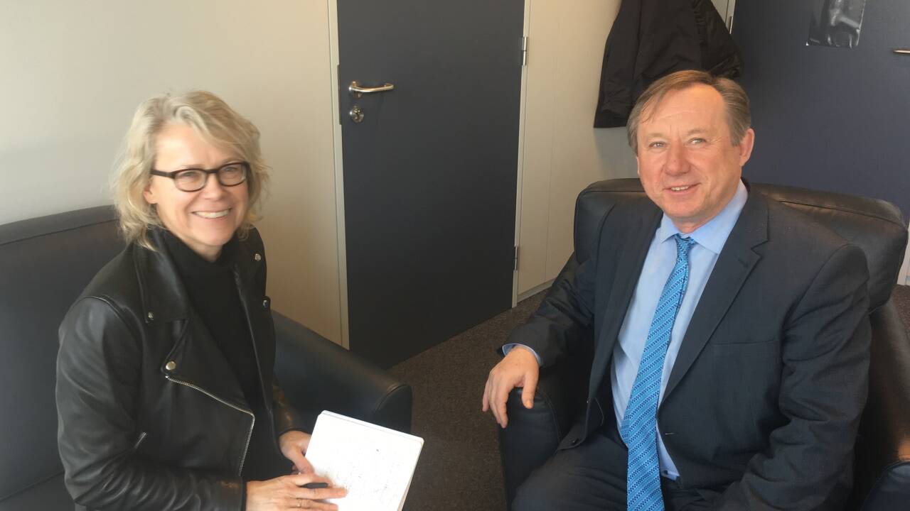 SN-Korrespondentin Monika Graf mit Wolfgang Burtscher. 