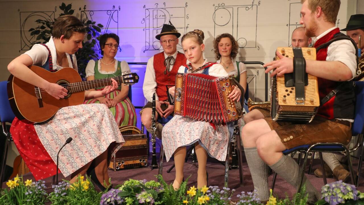 Die Geschwister Gschwandtner von der Fischbachegg Musi. 