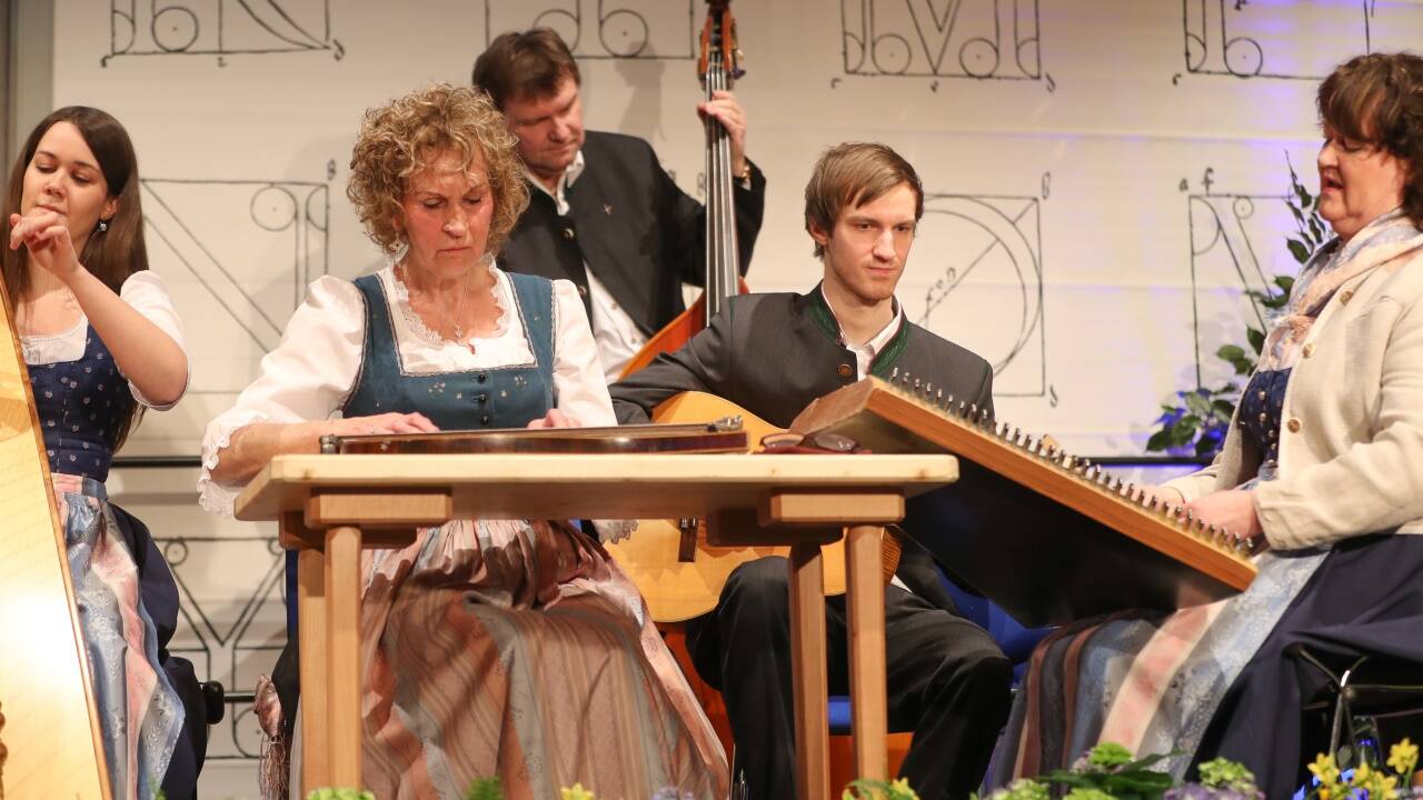 Die Familienmusik Eder-Hutter aus Wagrain vereinte drei Generationen auf der Bühne. 