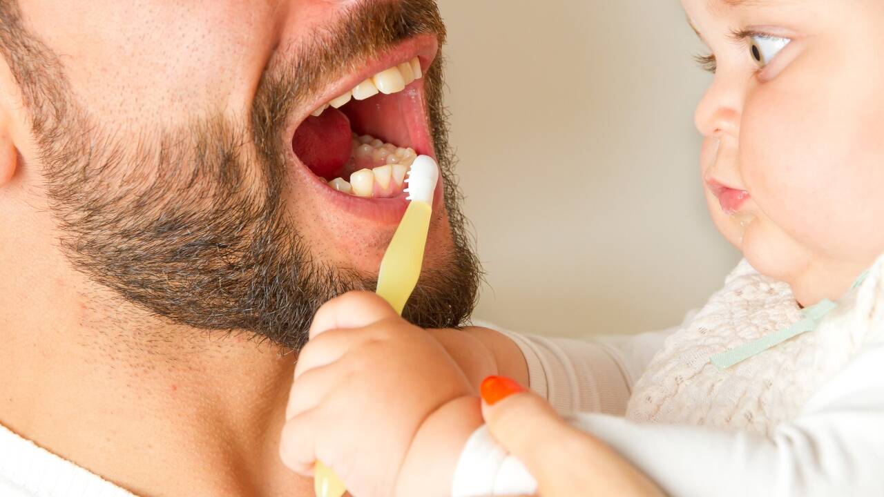 Zähneputzen und Mundhygiene sind für den ganzen Körper wichtig. Zähneputzen und Mundhygiene sind für den ganzen Körper wichtig.