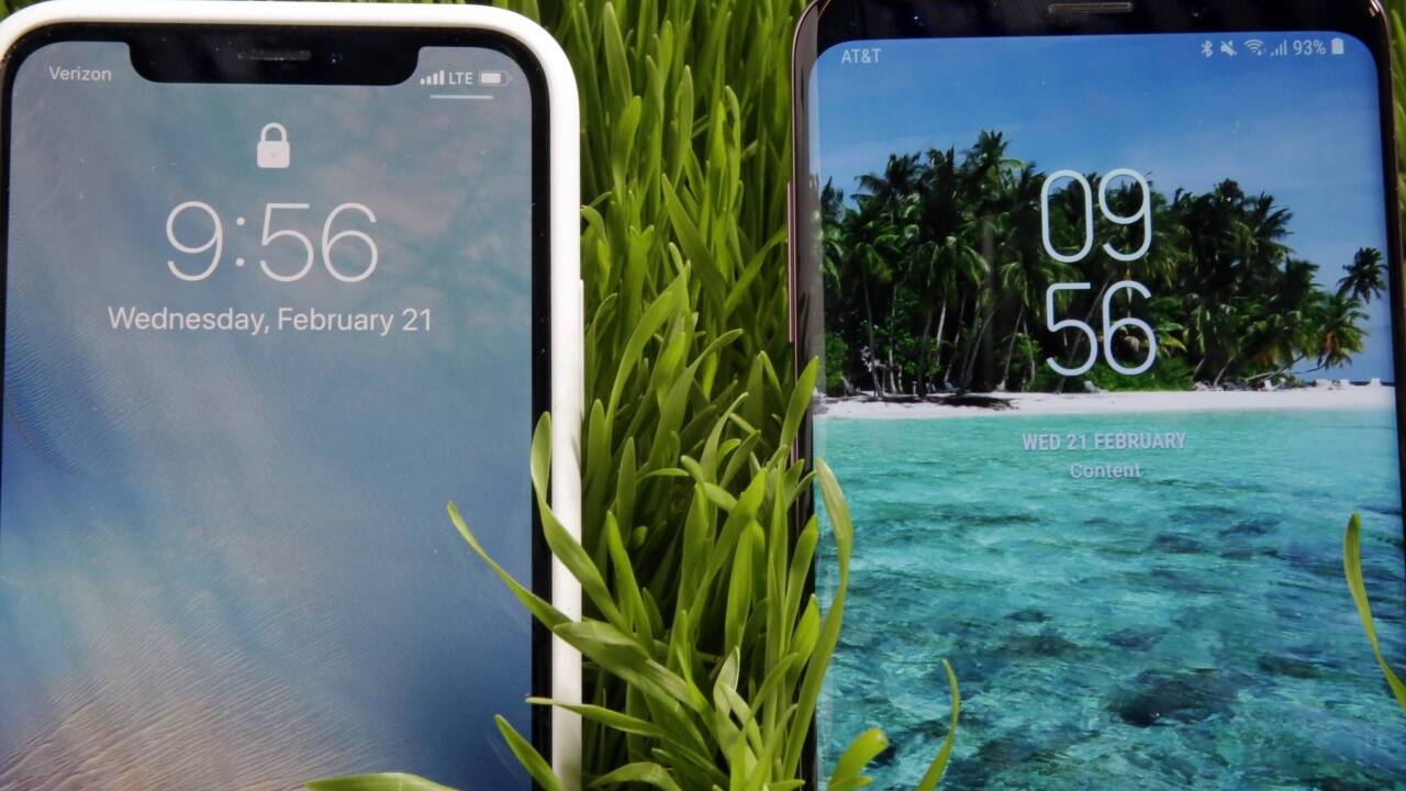 Der Vergleich: links Apples iPhone X, rechts Samsungs S9 Plus. Der Vergleich: links Apples iPhone X, rechts Samsungs S9 Plus.