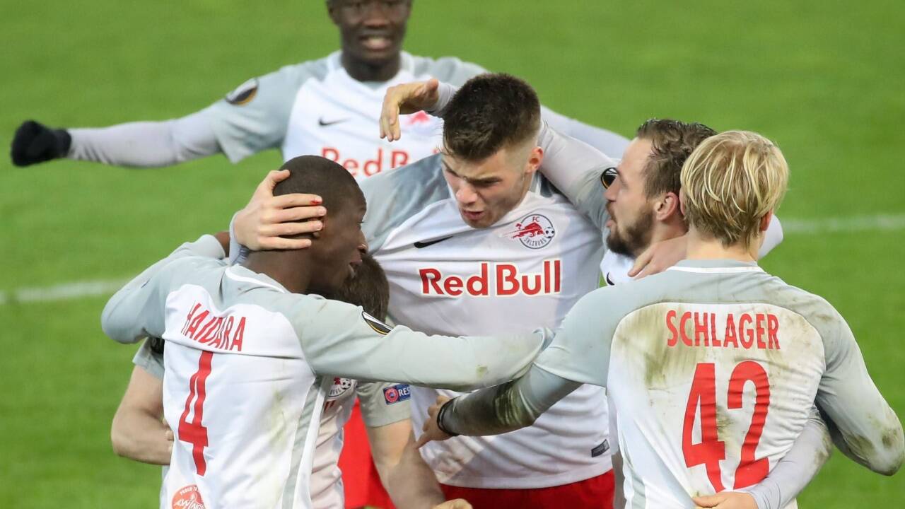 Alles Jubel – Red Bull Salzburg nach dem Aufstieg in das Europa-League-viertelfinale. 