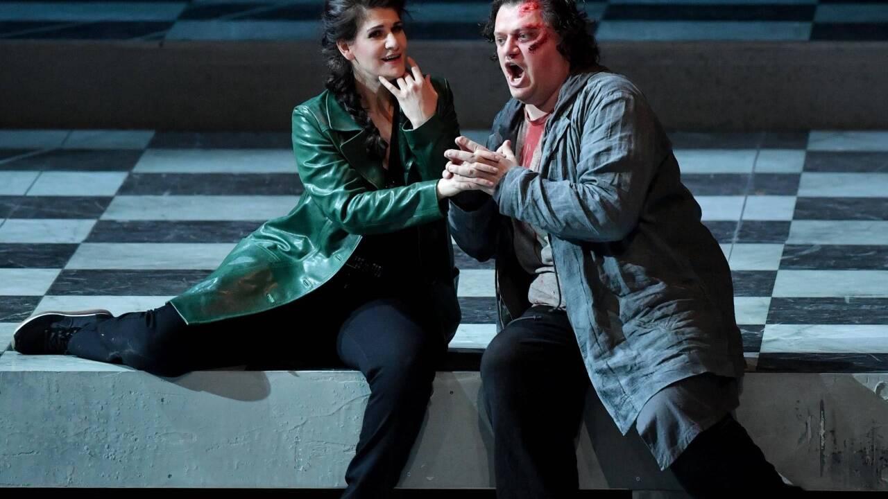 Anja Harteros (Tosca), Aleksandrs Antonenko (Cavardossi).  