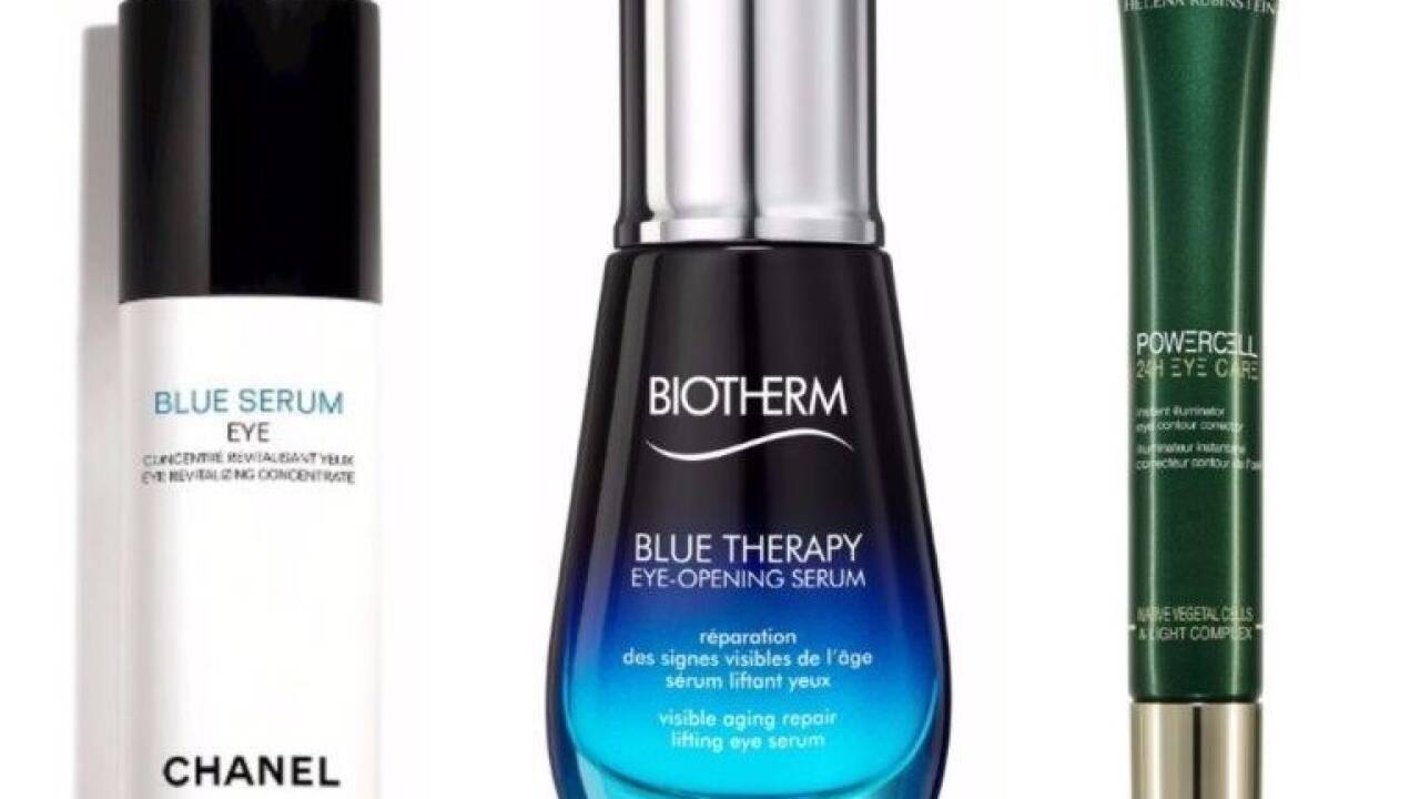 „Blue Serum Eye“ von Chanel ist ein revitalisierendes Serum für die Augenkontur. Es spendet Feuchtigkeit, festigt die Haut und reduziert Augenschatten und Schwellungen. Die Forschung von Chanel wählte dafür Pflanzenstoffe (Grüner Kaffee aus Costa Rica wegen seiner entzündungshemmenden und antioxidativen Eigenschaften, Olive aus Sardinien wegen ihres hohen Gehalts an Polyphenolen und essenziellen Fettsäuren und Mastixharz, das reich an Ölsäuren ist), die die natürliche Regenerationsfähigkeit der Haut unterstützen.  Im „Blue Therapy Eye Opening Serum“ kombiniert Biotherm die Regenerationskraft der sogenannten „Alge der Jugendlichkeit“ mit einem innovativen Perl-Applikator für einen Wach-Effekt: Die Augenlider erscheinen straffer, Tränensäcke wirken reduziert und Fältchen gemindert. Das Augenserum kann ebenfalls auf die Wimpern aufgetragen werden, um diese zu stärken. Um die Haut rund um die Augen mit allem zu versorgen, was sie braucht, hat Helena Rubinstein die Konzentration an Ozeanischen Crista-Stammzellen in der Augenpflege „Powercell 24H Eye Care“ verdoppelt. Zusätzlich zu den regenerativen und schützenden Eigenschaften wirken sie gegen Pigmentstörungen, indem sie auf mehrere Phasen der Melanogenese einwirken und damit die Pigmentation der Hautzellen regulieren. Zum Aufhellen der Augenkonturen und für strahlende Augen enthält die Augenpflege einen Komplex aus Highlighter-Pigmenten. Der Cooling-Effekt der Applikatorspitze glättet, stimuliert und belebt die Augenkontur und verringert das Erscheinungsbild von Schwellungen. 