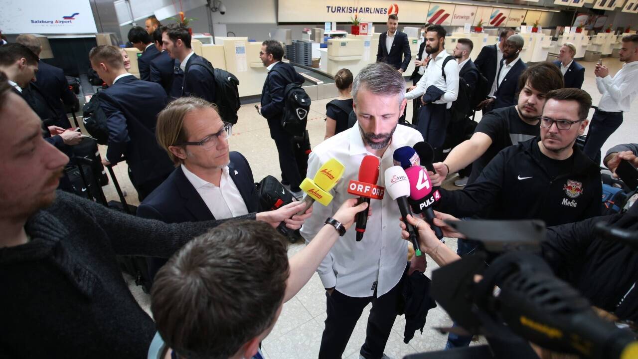 Ein gefragter Mann: Salzburg-Trainer Marco Rose vor dem Abflug nach Rom. 