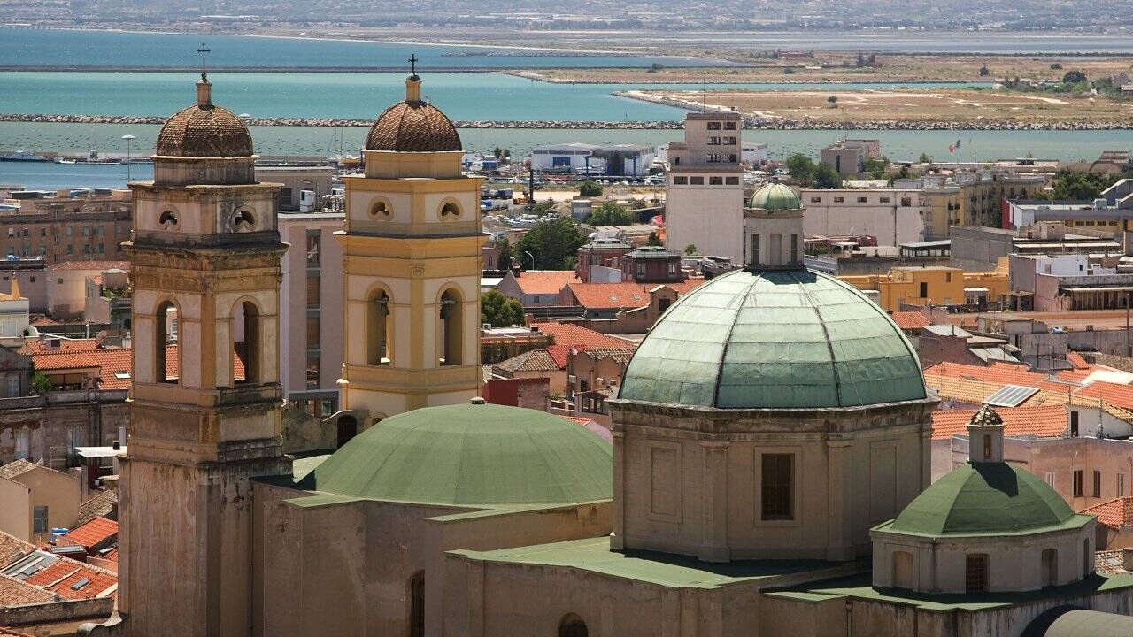 Sardinien hat auch Stadt zu bieten