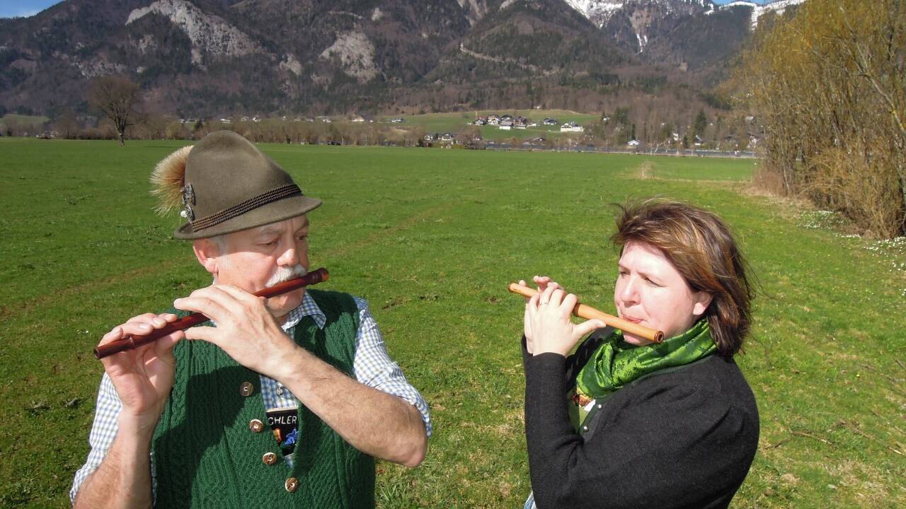 Hermann und Sieglinde Schiendorfer schwegeln in Abersee.  