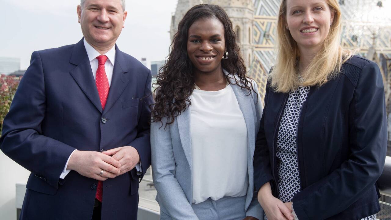Georg Niedermühlbichler (SPÖ-Vors. Innere Stadt), Mireille Ngosso (SPÖ) neue stv. Bezirksvorsteherin in der Inneren Stadt und Daniela Ecker-Stepp (SPÖ), bisherige stv. Bezirksvorsteherin am Mittwoch, 11. April 2018, im Rahmen einer PK in Wien.  