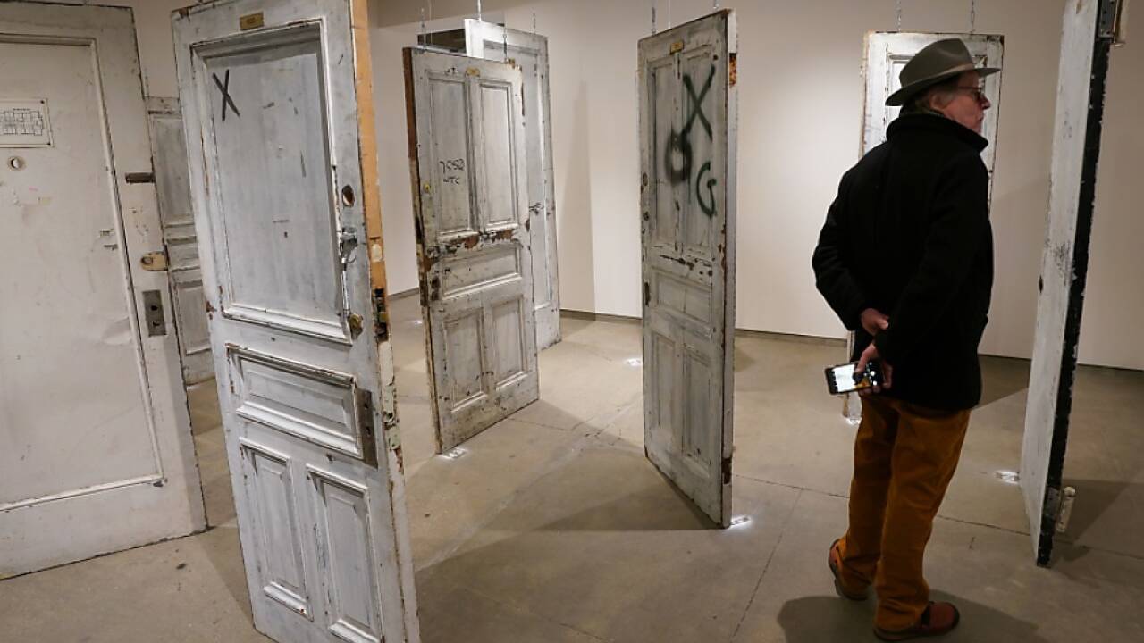 Heruntergekommene Türen wechseln für tausende Dollars den Besitzer 