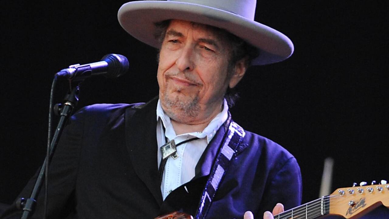 Schon seit längerem dürfen bei Dylan-Konzerten keine Pressefotos mehr gemacht werden. Diese Aufnahme stammt von einem Konzert in Frankreich im Juli 2012. 