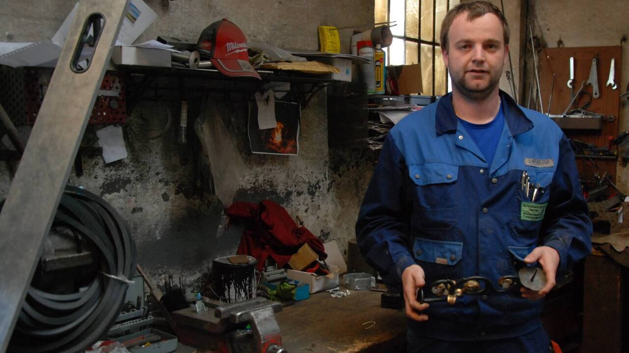 Mit 32 Jahren Geschäftsführer der traditionsreichen Schlosserei Schmidt in der Herrengasse: Stefan Geretschläger, hier in seiner Werkstatt. 