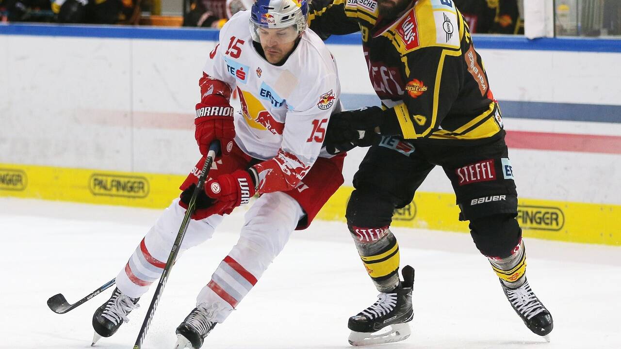 ... und Manuel Latusa (vorn).  ... und Manuel Latusa (vorn).