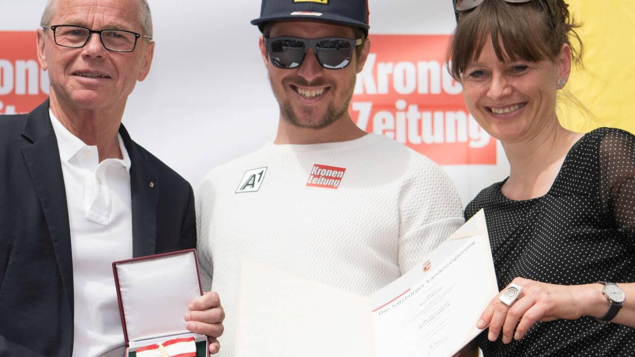 Großer Empfang für Marcel Hirscher am Sonntag in seiner Heimatgemeinde Annaberg – hier überreichen Landeshauptmannstellvertreter Christian Stöckl und Landesrätin Martina Berthold die Landesauszeichnung.  Großer Empfang für Marcel Hirscher am Sonntag in seiner Heimatgemeinde Annaberg – hier überreichen Landeshauptmannstellvertreter Christian Stöckl und Landesrätin Martina Berthold die Landesauszeichnung.