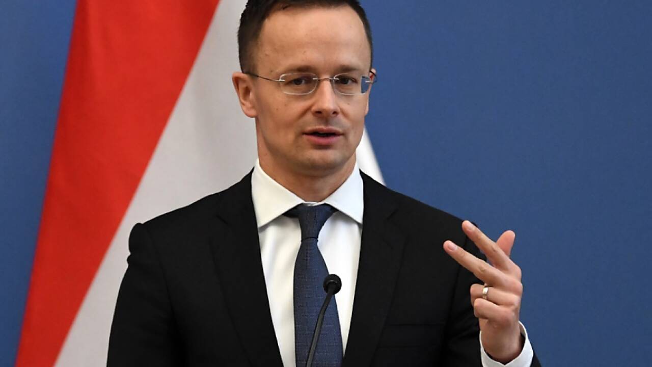 Szijjarto unterstützt Kampagne gegen Soros 
