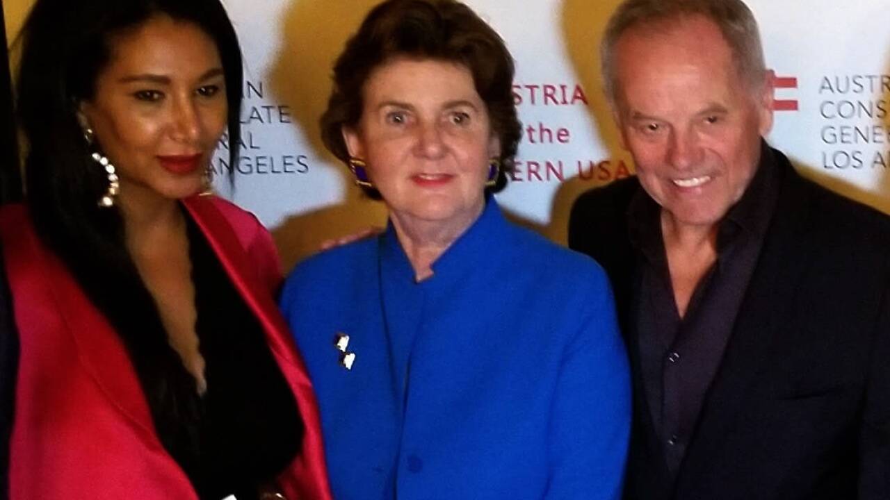 Festspielpräsidentin Helga Rabl-Stadler mit Starkoch Wolfgang Puck und seiner Frau Gelila Assefa bei der Vorstellung des Salzburger Festspielprogramms 2018 in der Residenz des Österreichischen Generalkonsuls IN LOS ANGELES. 