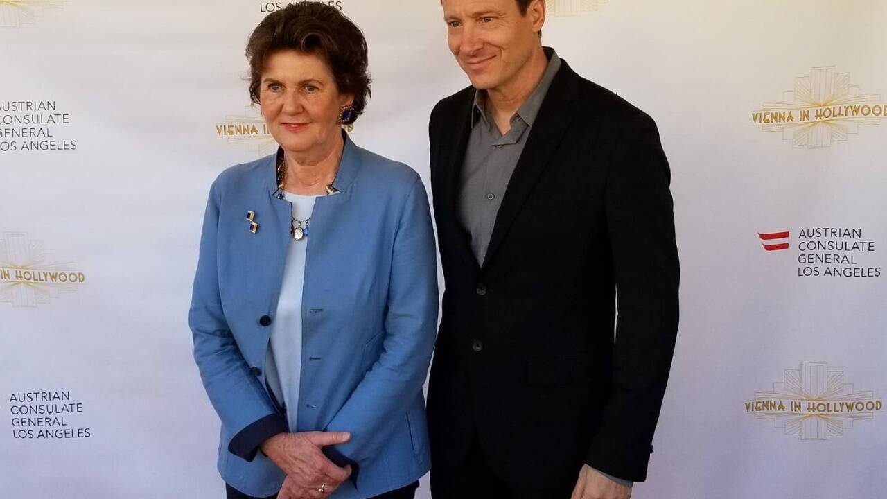 Helga Rabl-Stadler mit Justin Reinhardt, Komponist und Urenkel von Max Reinhardt, bei der Eröffnung des Los Angeles Jewish Film Festival. 