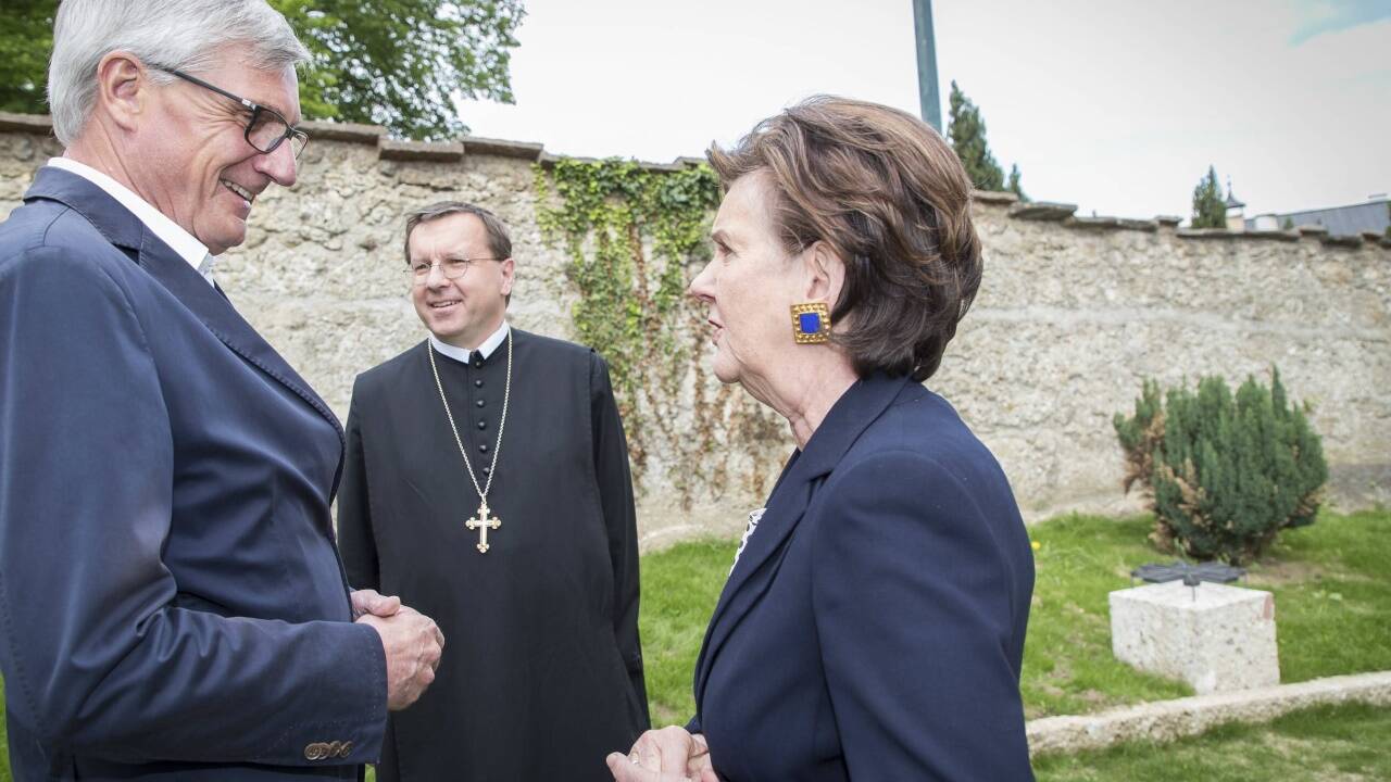 Bürgermeister Harald Preuner, Abt Johannes Perkmann und Festspielpräsidentin Helga Rabl-Stadler. 