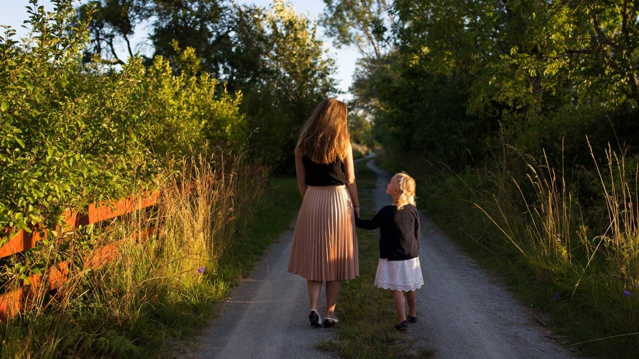 Zeit zusammen verbringen bedeutet einer Mutter oftmals mehr, als ein teures Geschenk zu erhalten.  