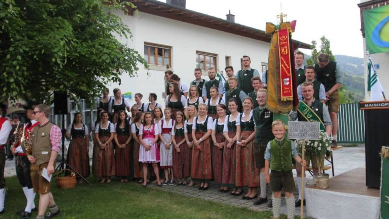 Fesch sind sie, die Mitglieder der Landjugend Maishofen in ihrer Tracht. 