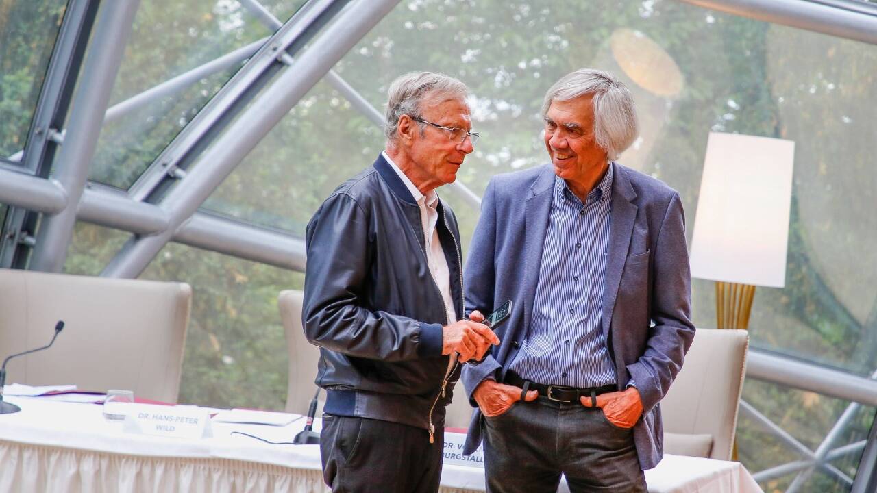 Hans-Peter Wild und Architekt Volkmar Burgstaller. 