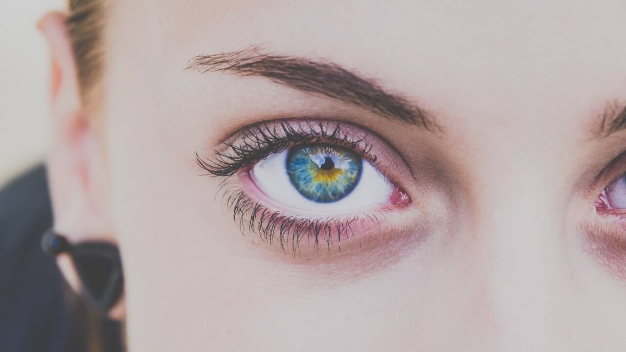 Trockene Augen sollte unbedingt behandelt werden.  Trockene Augen sollte unbedingt behandelt werden.