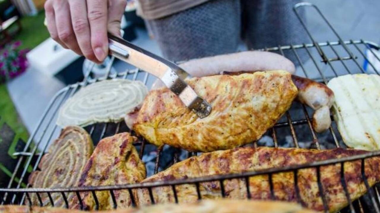 Das Wichtigste bei der sommerlichen Lieblingsbeschäftigung vieler Gartenbesitzer ist, dass man sich Zeit nimmt. 