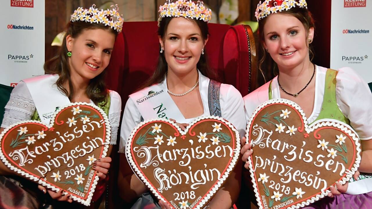 Königin Silvia Mair und ihre Prinzessinnen 