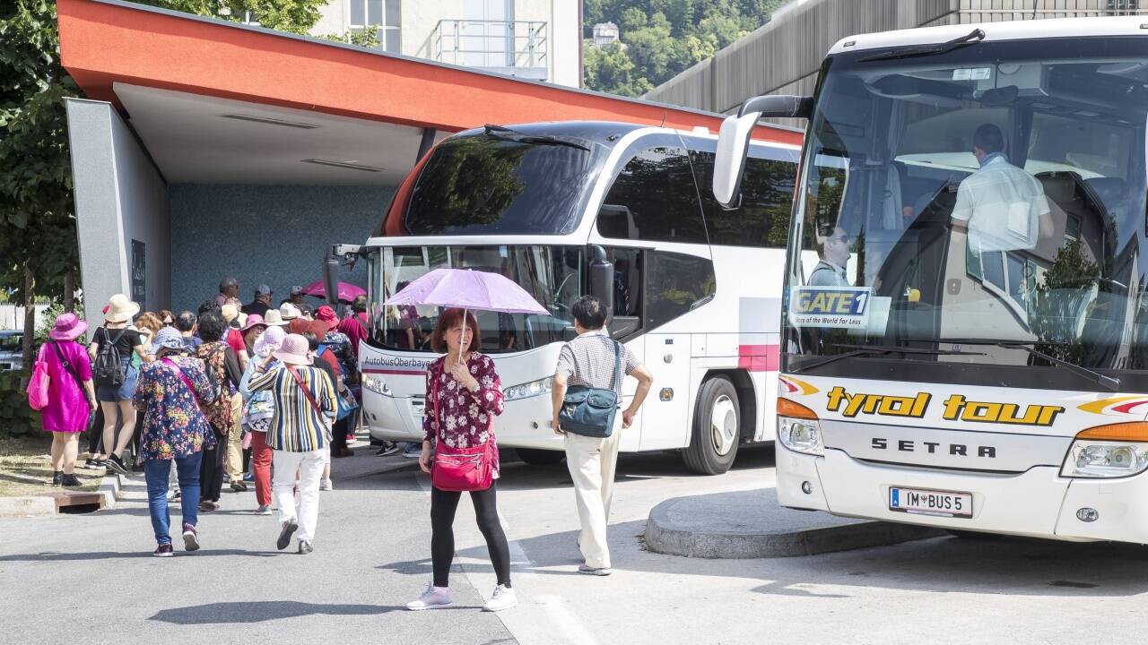 Zu Fronleichnam herrschte am Reisebusterminal Nonntal reger Betrieb.  