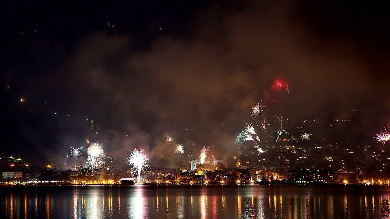 Tausende beim Silvester-Feuerwerk in der Stadt Salzburg