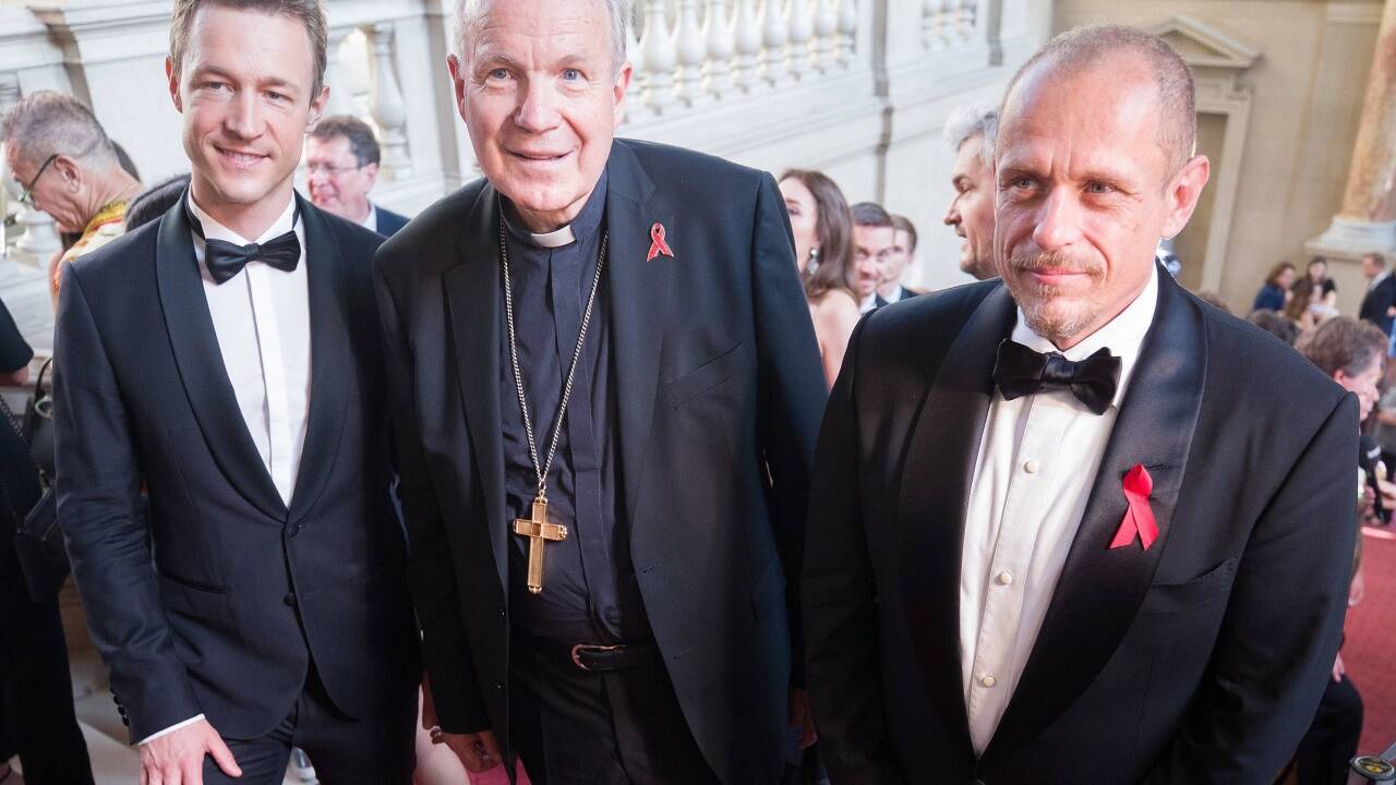 Kanzleramtsminister Gernot Blümel (ÖVP), Kardinal Christoph Schönborn und Life Ball-Organisator Gery Keszler am Red Carpet anl. des Life+ Celebration Concert am Freitag, 01. Juni 2018, im Burgtheater in Wien. 