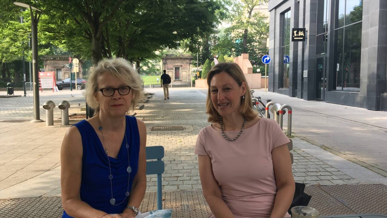 SN-Redakteurin Monika Graf mit Botschafterin Elisabeth Kornfeind. SN-Redakteurin Monika Graf mit Botschafterin Elisabeth Kornfeind.