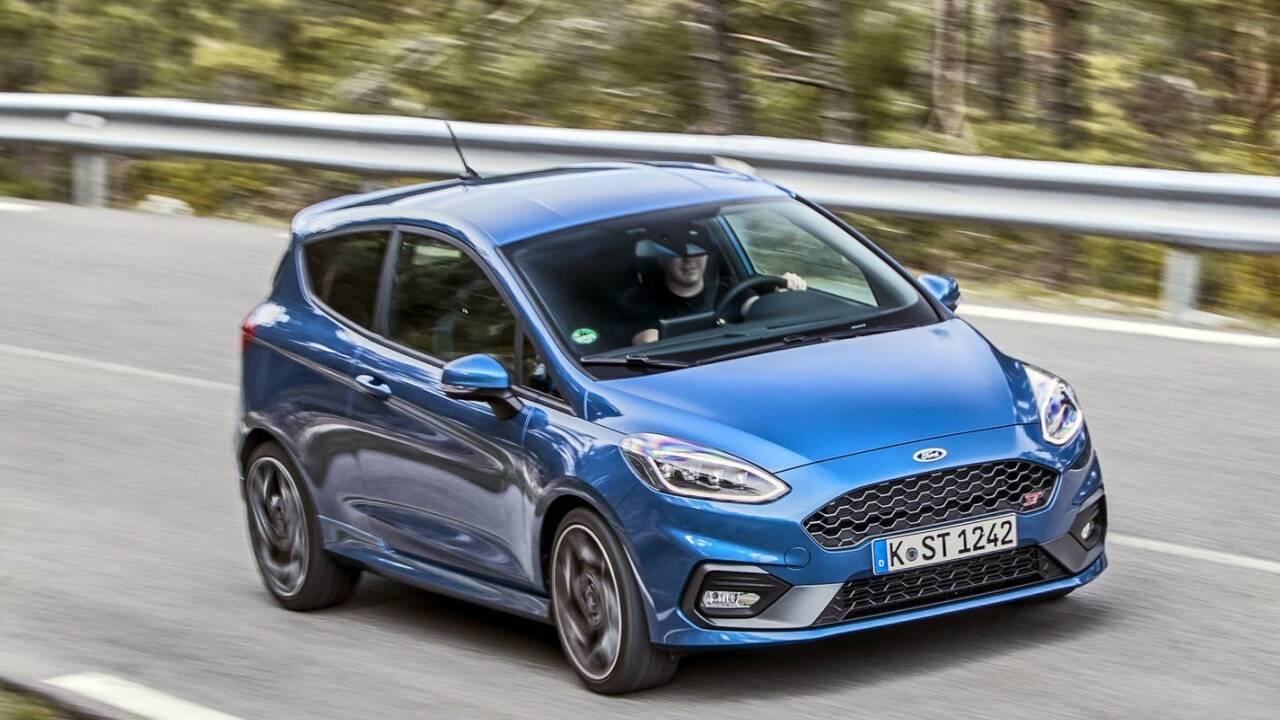 Zwei Mal Ford Fiesta und zwei Mal unterschiedliche Auslegung des Mobilitätsgedankens: Beim ST steht die Agilität im Vordergrund, beim Active der Nutzraum. Zwei Mal Ford Fiesta und zwei Mal unterschiedliche Auslegung des Mobilitätsgedankens: Beim ST steht die Agilität im Vordergrund, beim Active der Nutzraum.