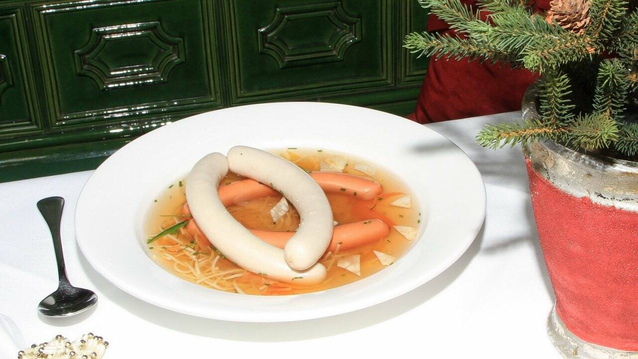 SN-Weihnachtsfrage: Wie schmeckt die Würstelsuppe am besten?