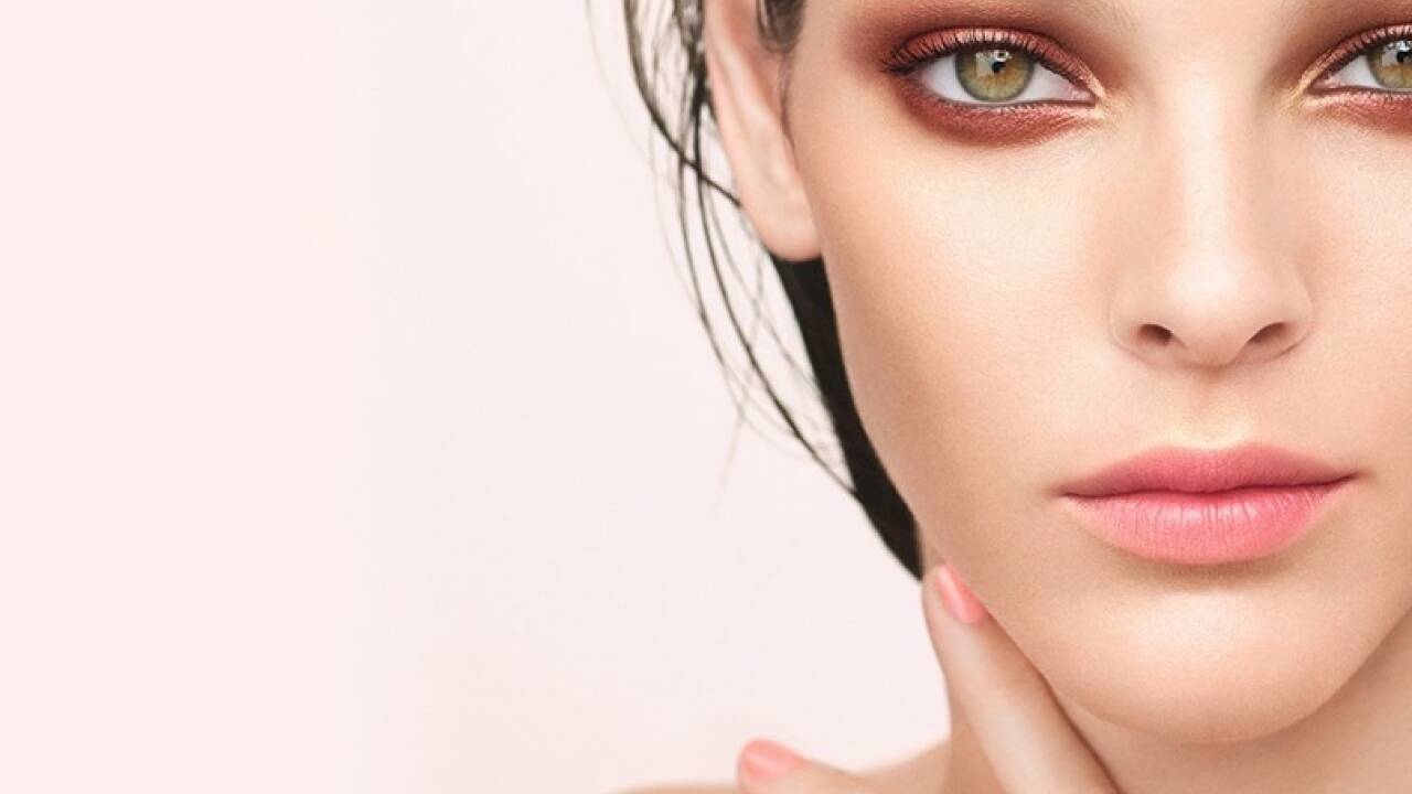„Éclat et Transparence de Chanel“. 