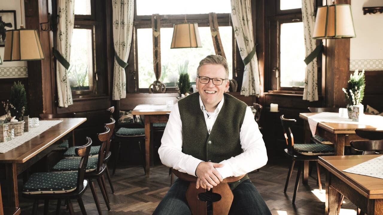 Peter Preselmayr: „Ein guter Wirt ist Menschenfreund, Manager, Personalchef, Gärtner, Hilskoch, Kellner und Abwäscher zugleich. Ich mache jetzt auch noch die Schafzüchterausbildung.“ 