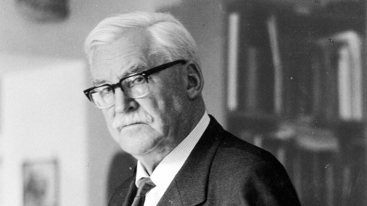 Eduard Paul Tratz: Stadt widerruft Ehrenbürgerschaft