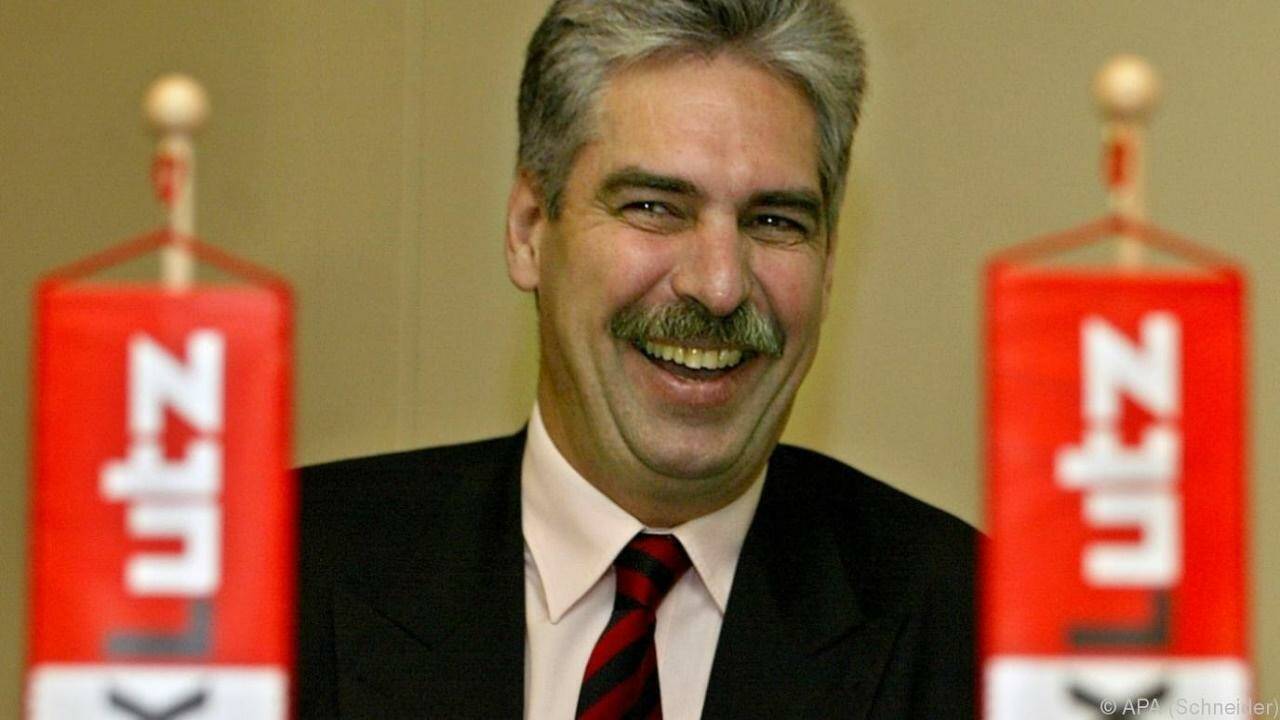 Schelling schweigsam zu Zeit bei XXXLutz