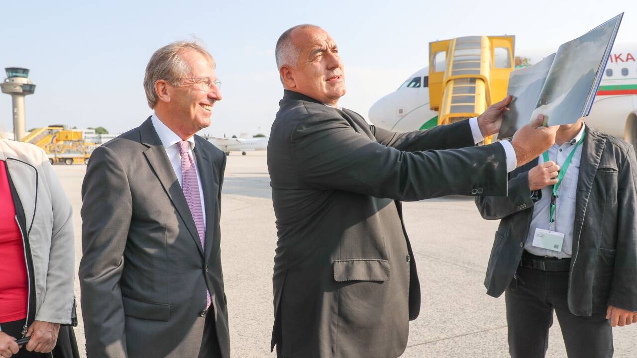 Auch Bulgariens Premierminister Bojko Borissow wurde von Haslauer am Salzburger Flughafen empfangen. 