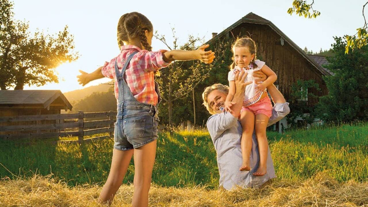 Selbstversorgerhütten liegen 2018 voll im Trend. Suchen und buchen kann man bequem auf Onlineportalen. Selbstversorgerhütten liegen 2018 voll im Trend. Suchen und buchen kann man bequem auf Onlineportalen.