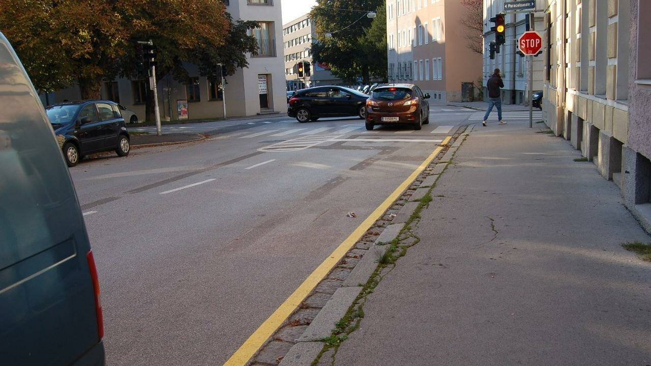 Gelbe Linien am Straßenrand sorgen für Verwirrung